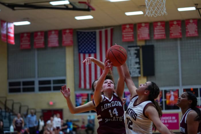 mathis-london-girls-basketball-playoffs00052